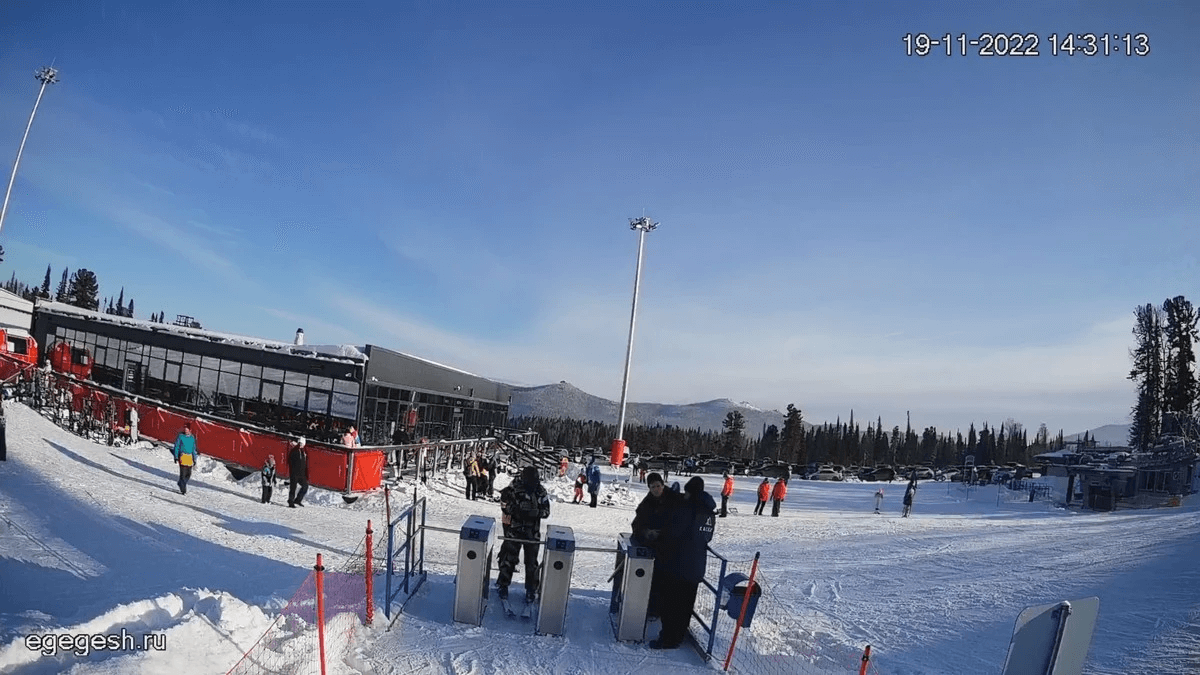 Каскад. Вход на траволатор