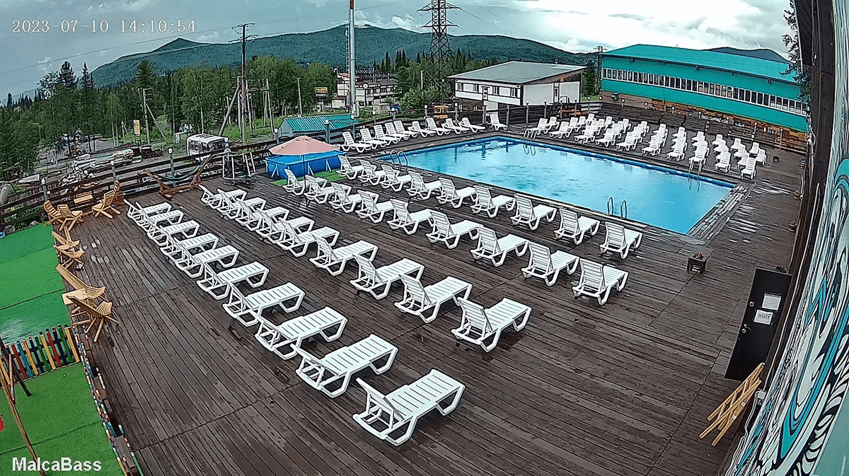 Малка. Бассейн при гостинице Малка